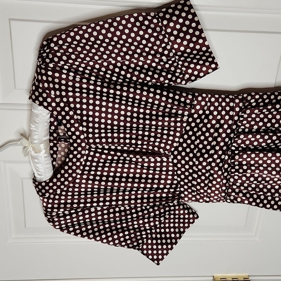 Bcbgmaxazria Satin Maroon/Brown & Ivory Polka Dot Peep Hole Blouse Size S - Picture 2 of 9